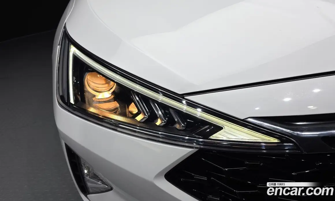 Hyundai Avante 2019 1.6 автомат (гидро), фото 8