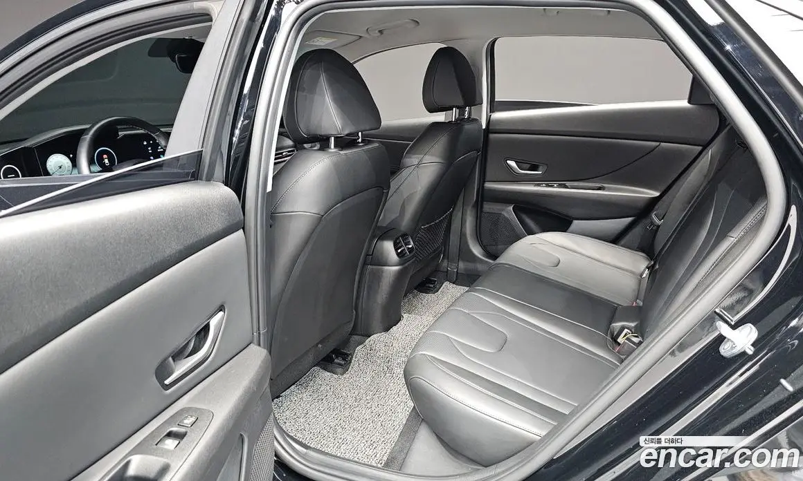 Hyundai Avante 2021 1.6 автомат (гидро), фото 17
