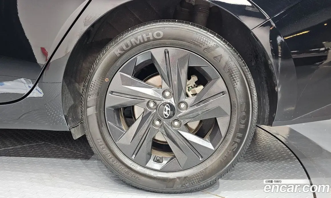 Hyundai Avante 2021 1.6 автомат (гидро), фото 7