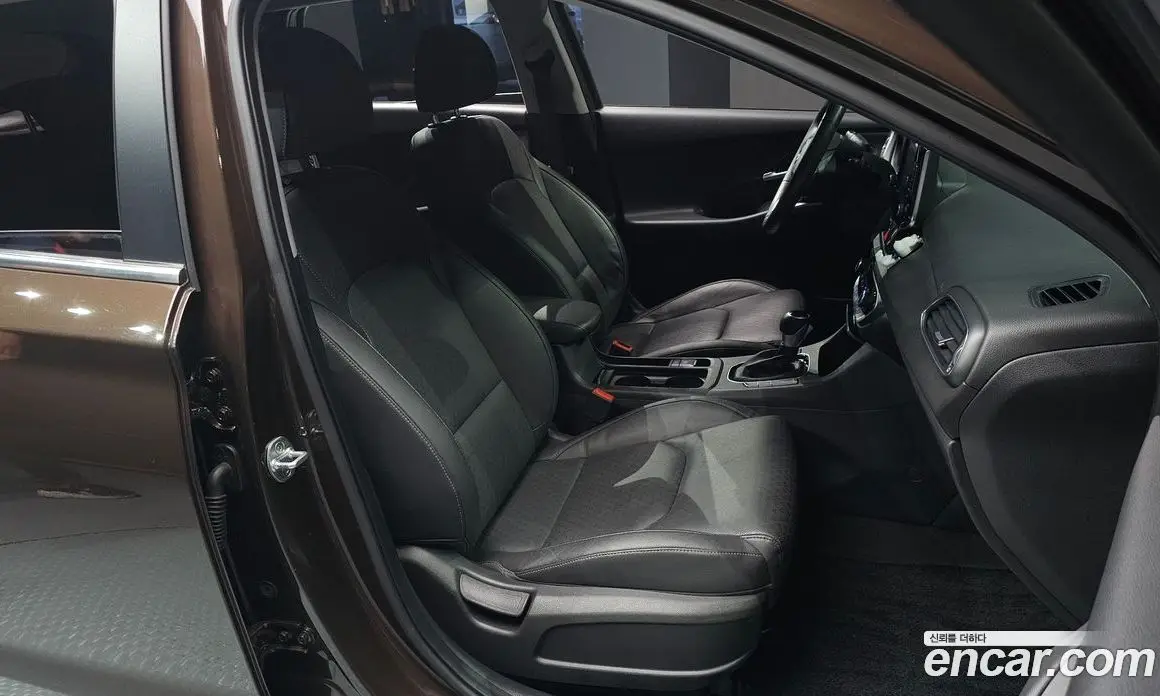 Hyundai i30 2016 1.4 автомат (гидро), фото 11