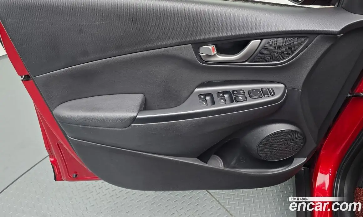 Hyundai Kona 2018 1.6 автомат (гидро), фото 14