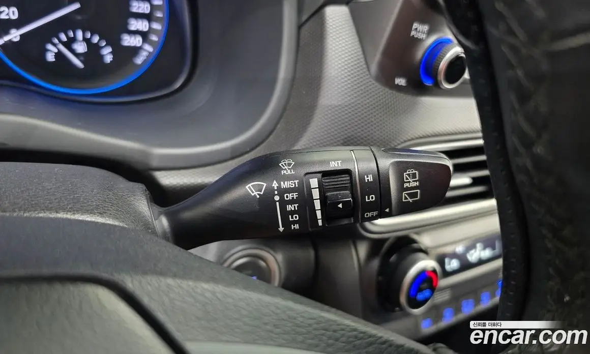 Hyundai Kona 2018 1.6 автомат (гидро), фото 34
