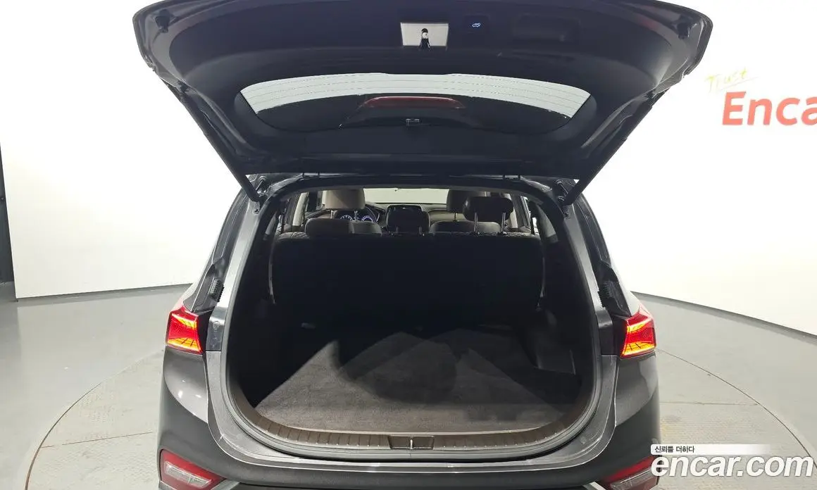 Hyundai Santa Fe 2019 2.0 автомат (гидро), фото 20 Hyundai Santa Fe 2019 2.0 автомат (гидро), фото 20