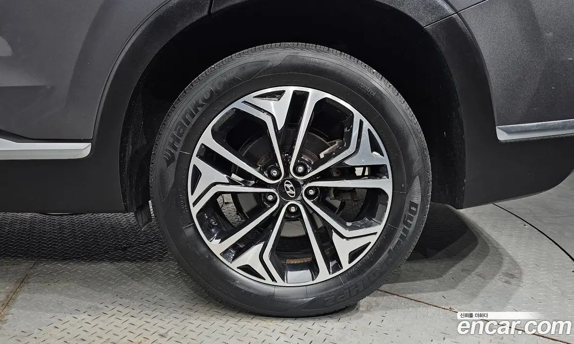 Hyundai Santa Fe 2019 2.0 автомат (гидро), фото 5 Hyundai Santa Fe 2019 2.0 автомат (гидро), фото 5