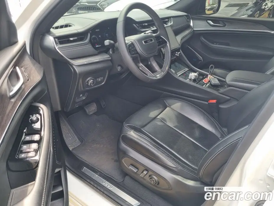 Jeep Cherokee 2023 3.6 автомат (гидро), фото 5