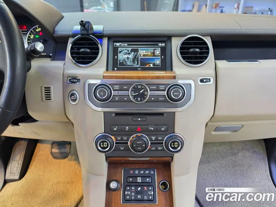 Land Rover Discovery 2016 3.0 автомат (гидро), фото 11