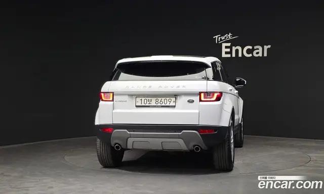 Land Rover Range Rover Evoque 2018 2.0 автомат (гидро), миниатюра 4 Land Rover Range Rover Evoque 2018 2.0 автомат (гидро), миниатюра 4