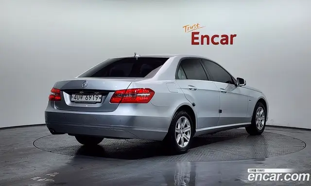 Mercedes-Benz E-Class 2012 1.8 автомат (гидро), миниатюра 2