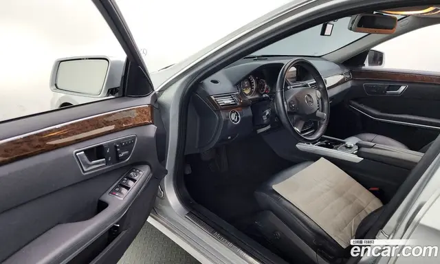 Mercedes-Benz E-Class 2012 1.8 автомат (гидро), миниатюра 10