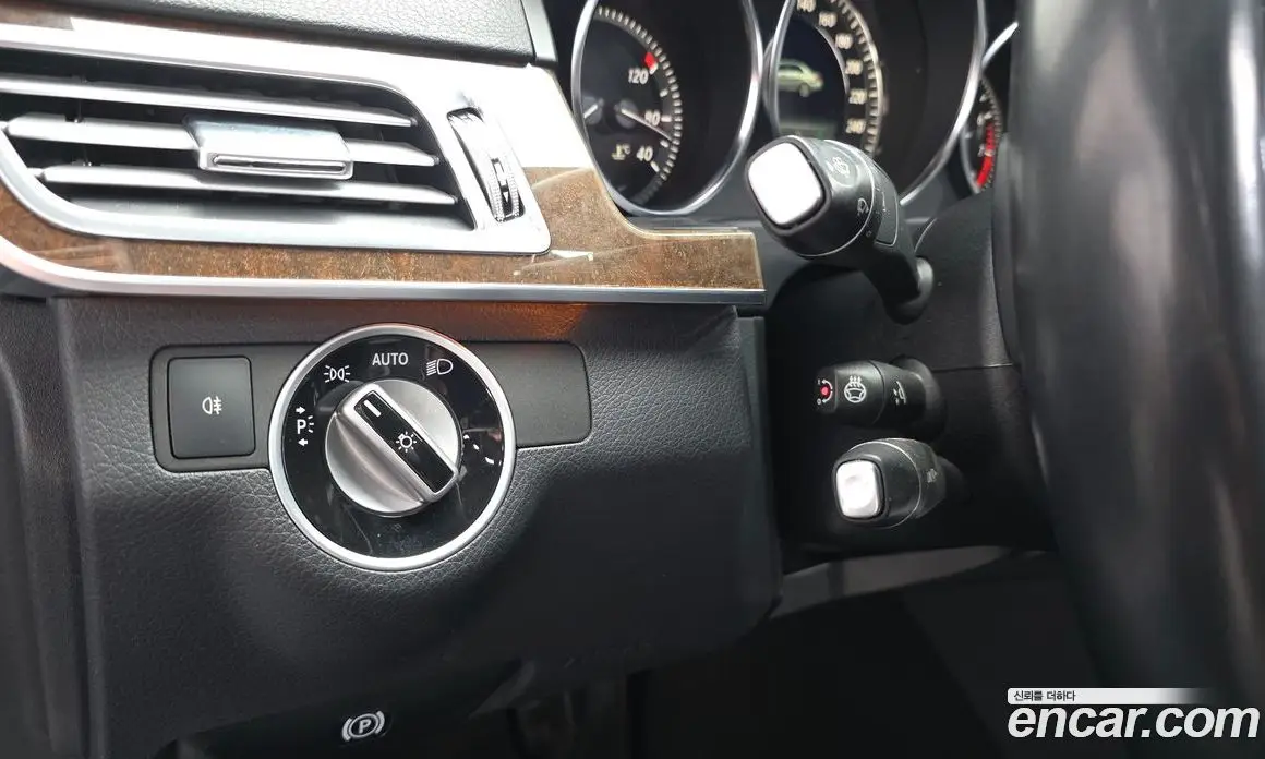 Mercedes-Benz E-Class 2014 3.5 автомат (гидро), фото 18 Mercedes-Benz E-Class 2014 3.5 автомат (гидро), фото 18