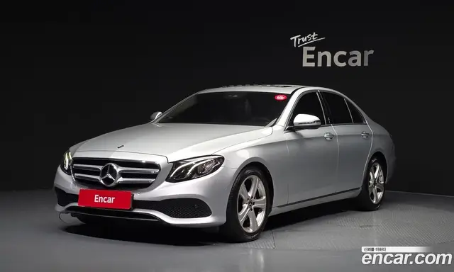 Mercedes-Benz E-Class 2018 2.0 автомат (гидро), миниатюра 1