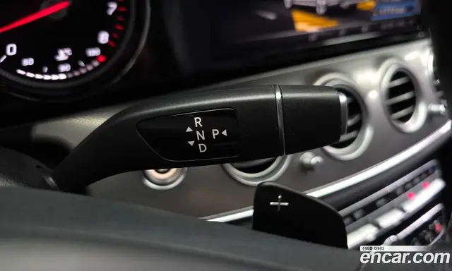 Mercedes-Benz E-Class 2018 2.0 автомат (гидро), миниатюра 11