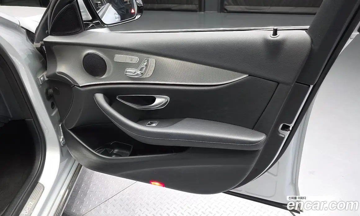 Mercedes-Benz E-Class 2018 2.0 автомат (гидро), фото 13