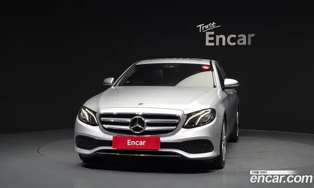 Mercedes-Benz E-Class 2018 2.0 автомат (гидро), миниатюра 3
