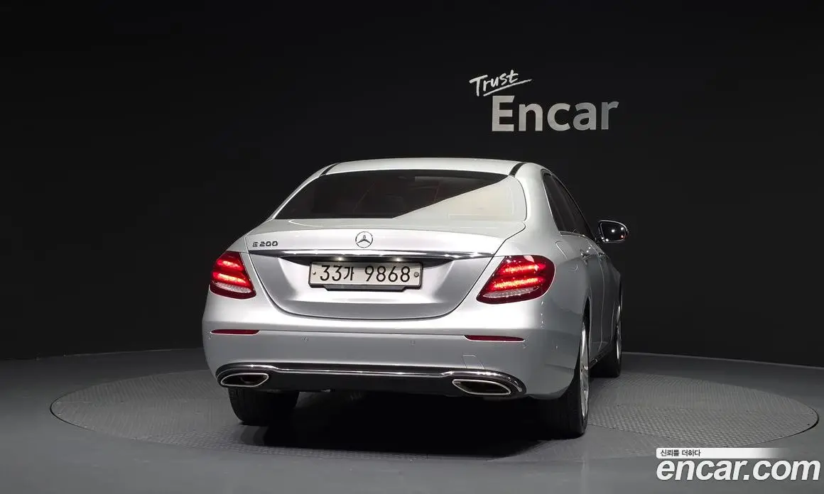 Mercedes-Benz E-Class 2018 2.0 автомат (гидро), фото 4