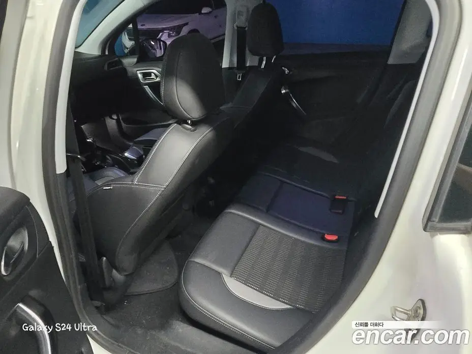 Peugeot 2008 2016 1.6 автомат (гидро), фото 12