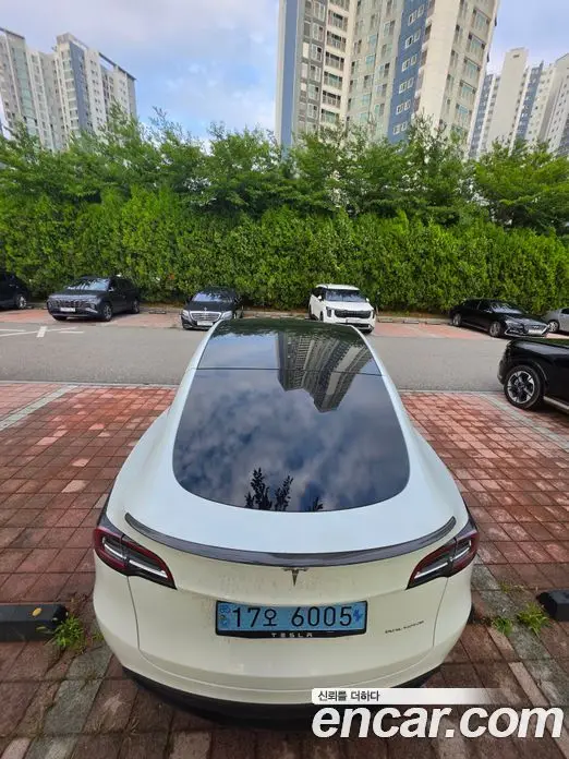 Tesla Model Y 2022 автомат (гидро), миниатюра 2