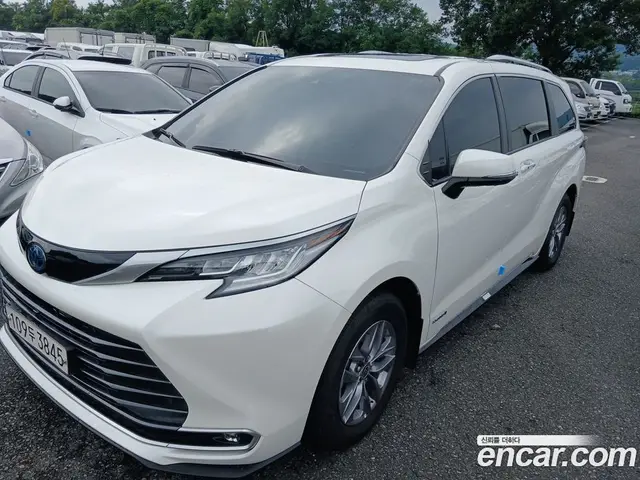 Toyota Sienna 2021 2.5 автомат (гидро), миниатюра 3
