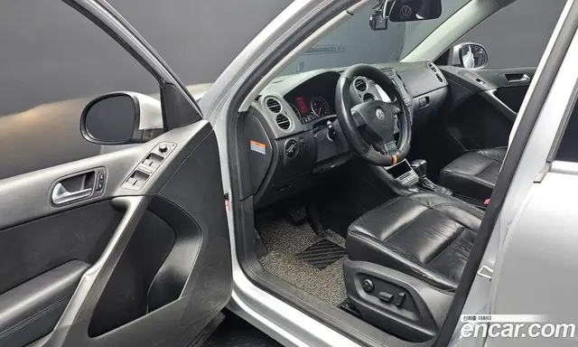 Volkswagen Tiguan 2009 2.0 автомат (гидро), миниатюра 11 Volkswagen Tiguan 2009 2.0 автомат (гидро), миниатюра 11