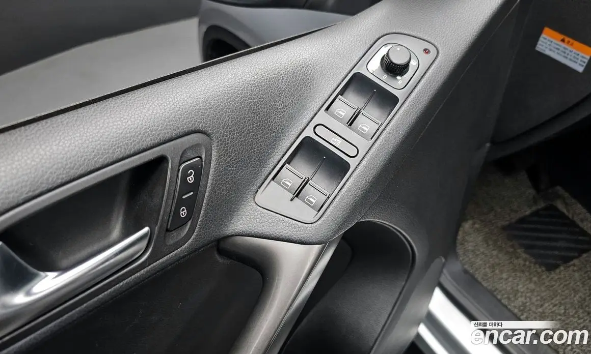 Volkswagen Tiguan 2009 2.0 автомат (гидро), фото 18 Volkswagen Tiguan 2009 2.0 автомат (гидро), фото 18