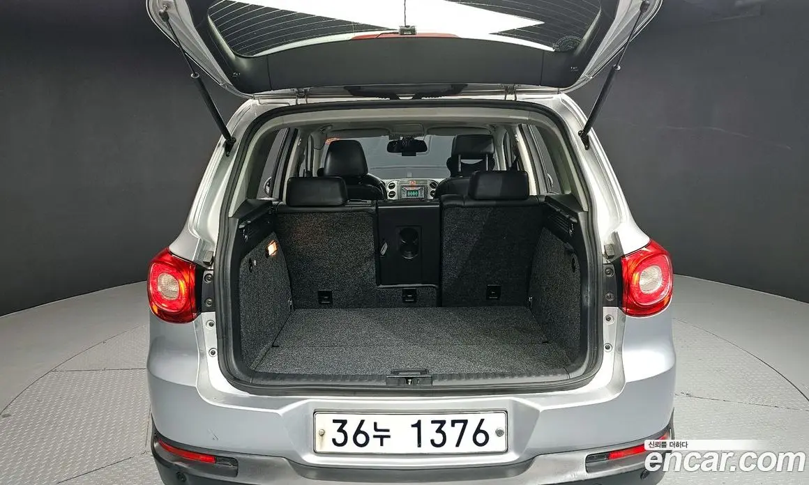 Volkswagen Tiguan 2009 2.0 автомат (гидро), фото 20 Volkswagen Tiguan 2009 2.0 автомат (гидро), фото 20