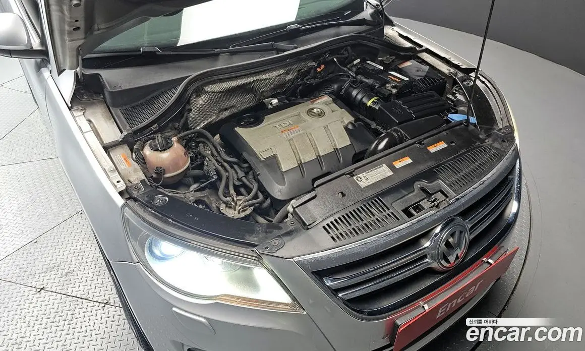 Volkswagen Tiguan 2009 2.0 автомат (гидро), фото 6 Volkswagen Tiguan 2009 2.0 автомат (гидро), фото 6