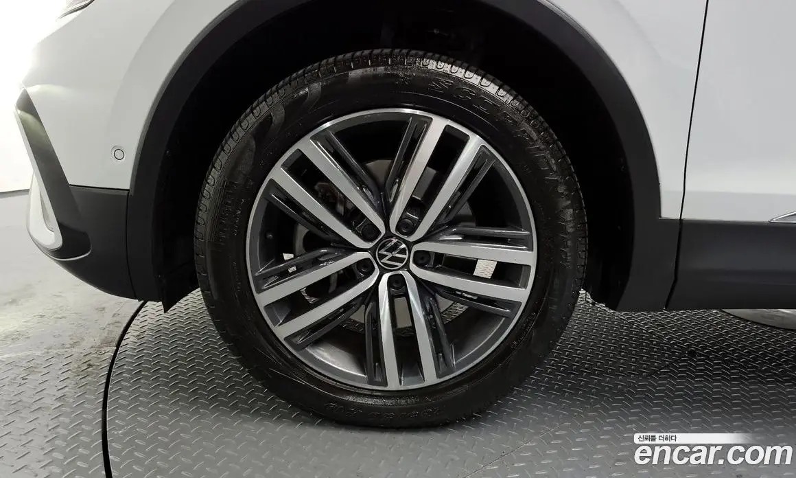 Volkswagen Tiguan 2022 2.0 автомат (гидро), фото 5