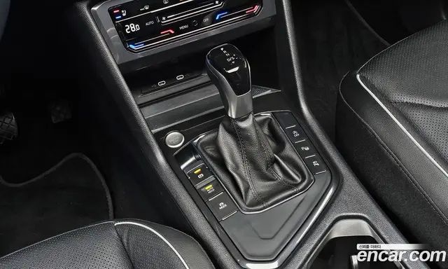 Volkswagen Tiguan 2022 2.0 автомат (гидро), миниатюра 9
