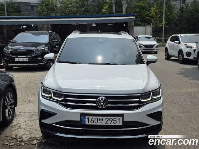 Volkswagen Tiguan 2023 2.0 автомат (гидро), миниатюра 1