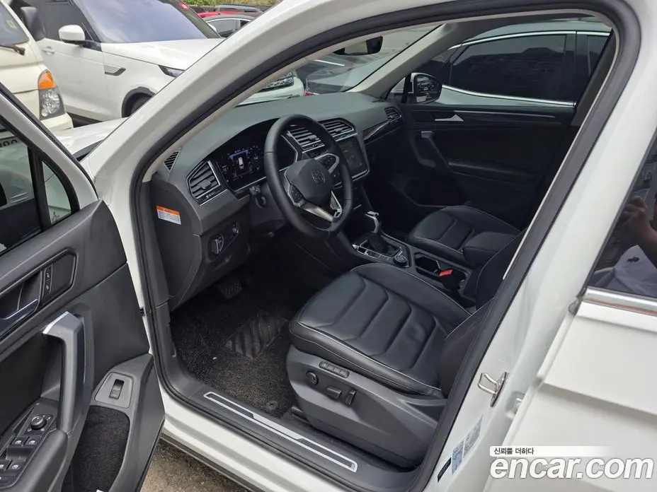 Volkswagen Tiguan 2023 2.0 автомат (гидро), фото 11