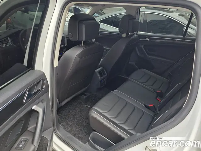 Volkswagen Tiguan 2023 2.0 автомат (гидро), миниатюра 12