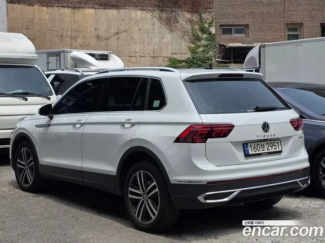Volkswagen Tiguan 2023 2.0 автомат (гидро), миниатюра 3