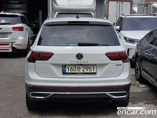 Volkswagen Tiguan 2023 2.0 автомат (гидро), миниатюра 4