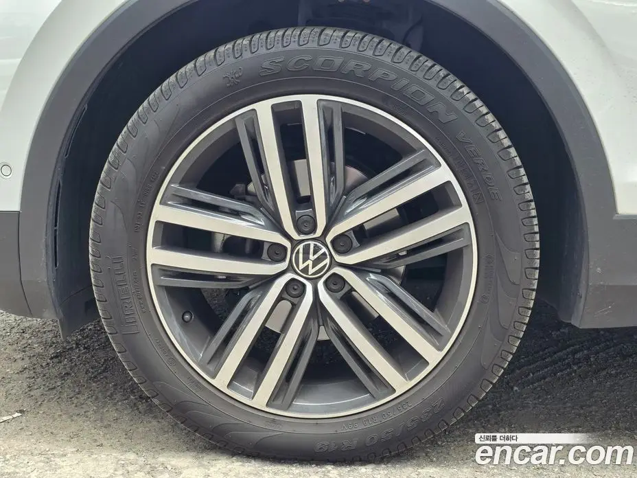Volkswagen Tiguan 2023 2.0 автомат (гидро), фото 5
