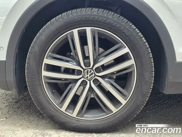 Volkswagen Tiguan 2023 2.0 автомат (гидро), миниатюра 5