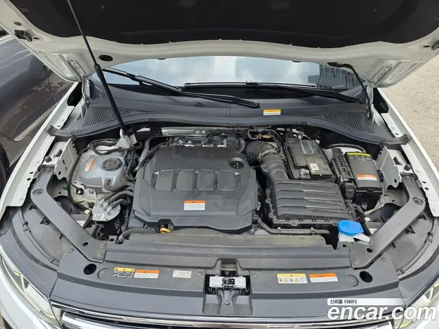 Volkswagen Tiguan 2023 2.0 автомат (гидро), миниатюра 6