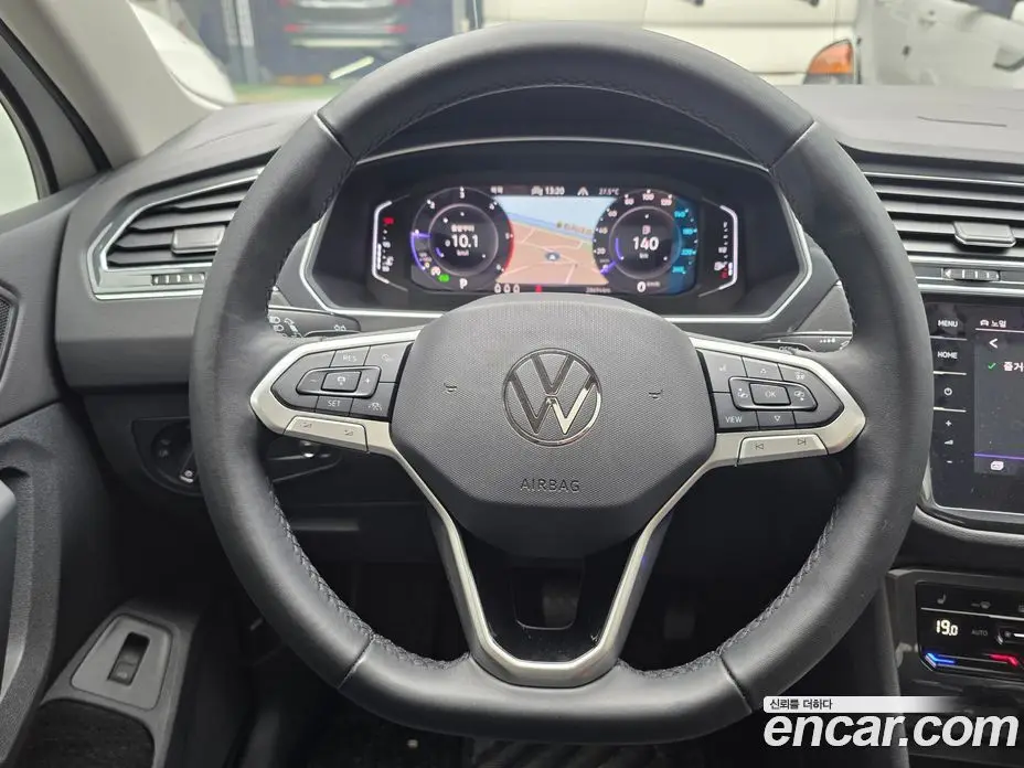 Volkswagen Tiguan 2023 2.0 автомат (гидро), фото 8