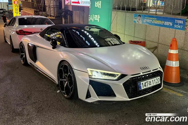 Audi R8 2017 5.2 автомат (гидро), миниатюра 4
