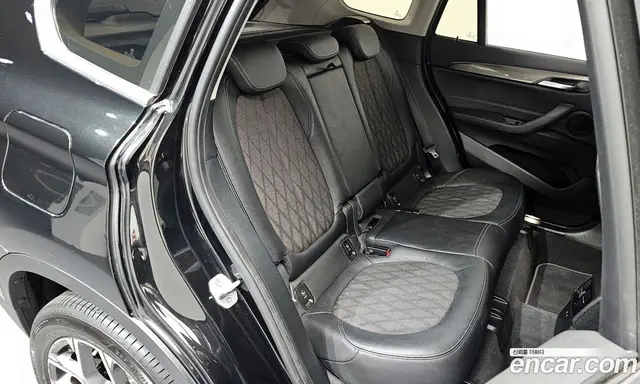 BMW X1 2021 2.0 автомат (гидро), миниатюра 12