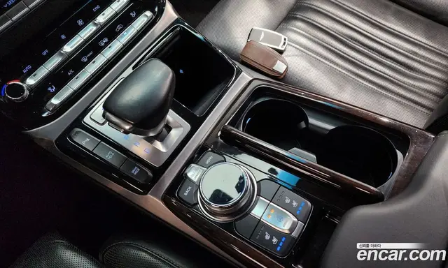 Genesis EQ900 2016 3.8 автомат (гидро), миниатюра 9 Genesis EQ900 2016 3.8 автомат (гидро), миниатюра 9