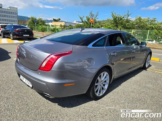 Jaguar XJ 2014 3.0 автомат (гидро), миниатюра 5