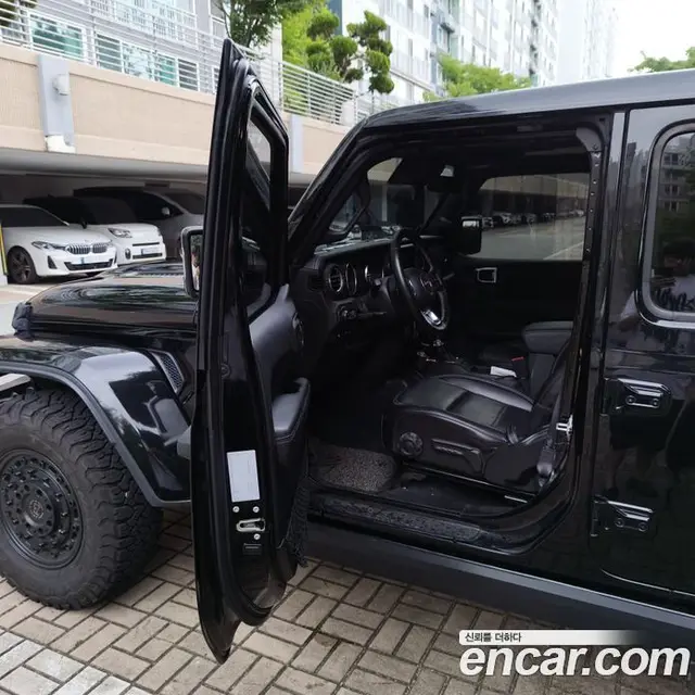 Jeep Wrangler 2022 2.0 автомат (гидро), миниатюра 10