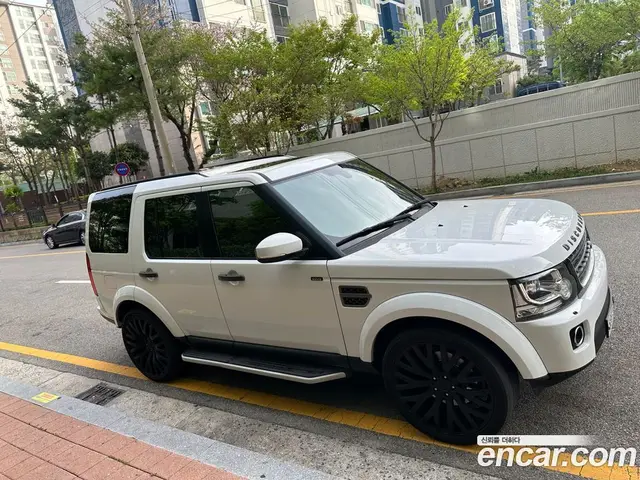 Land Rover Discovery 2016 3.0 автомат (гидро), миниатюра 1