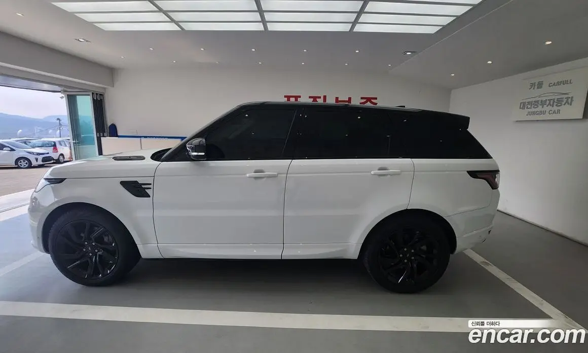 Land Rover Range Rover Sport 2021 3.0 автомат (гидро), фото 4