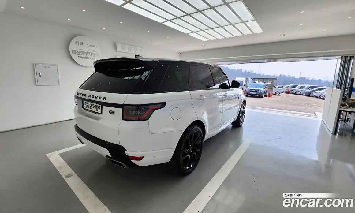 Land Rover Range Rover Sport 2021 3.0 автомат (гидро), фото 7