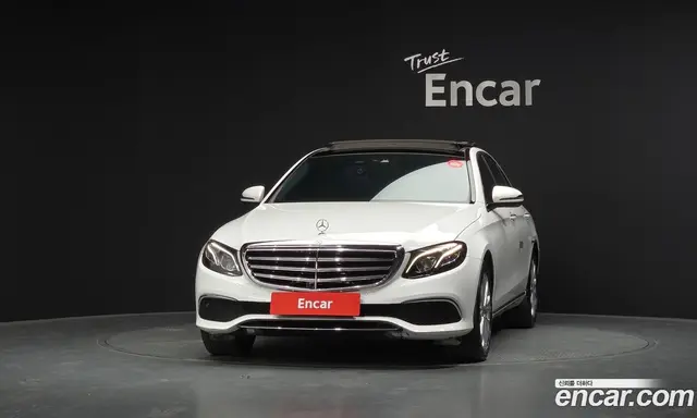 Mercedes-Benz E-Class 2016 2.0 автомат (гидро), миниатюра 3