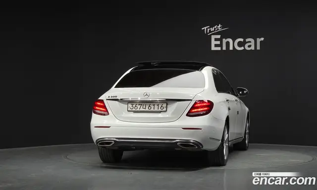 Mercedes-Benz E-Class 2016 2.0 автомат (гидро), миниатюра 4