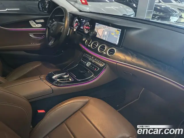 Mercedes-Benz E-Class 2018 1.9 автомат (гидро), миниатюра 11
