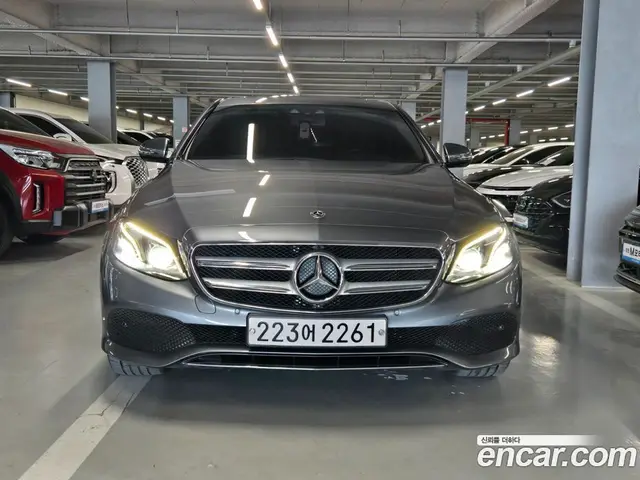 Mercedes-Benz E-Class 2018 1.9 автомат (гидро), миниатюра 4