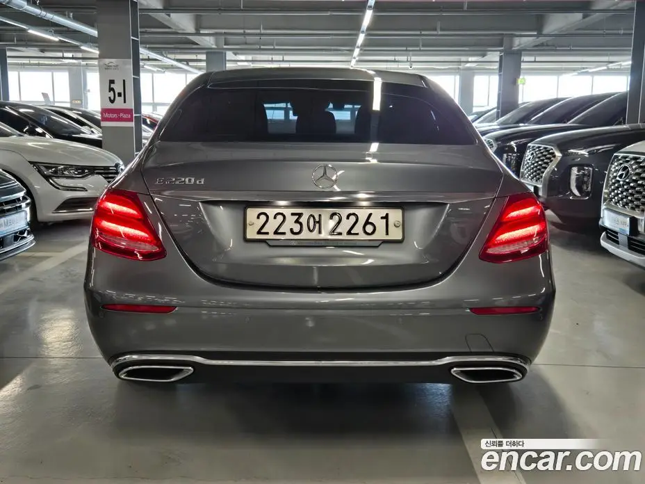 Mercedes-Benz E-Class 2018 1.9 автомат (гидро), фото 5